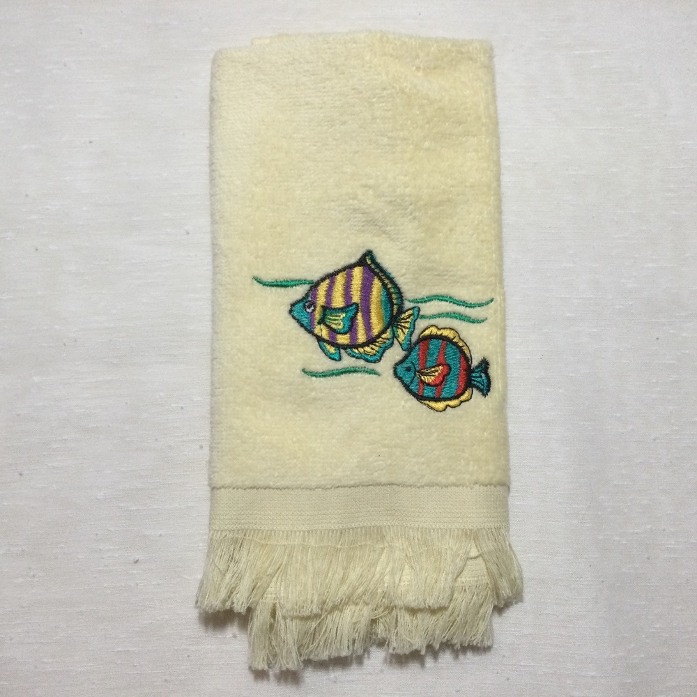 Vintage NOS Avanti Tahiti Fish Embroidered Fingertip Towel 100% Cotton 1978 NWT